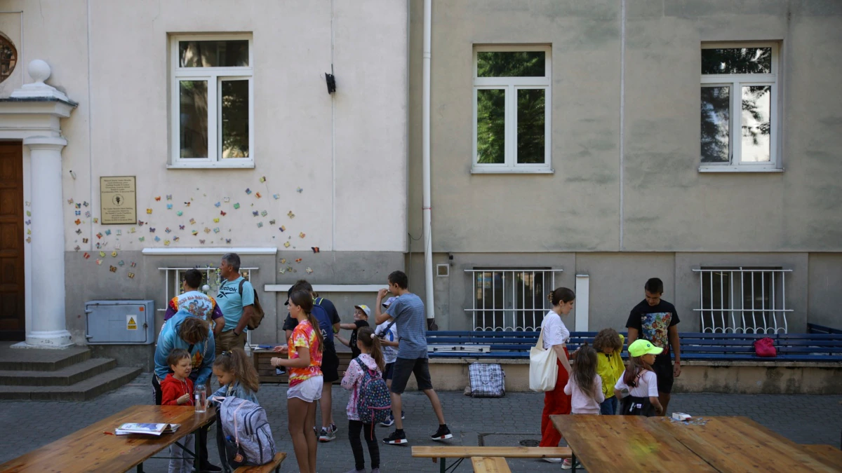 Jewish Volunteers Bond with Ukrainian Kids at Summer Camp