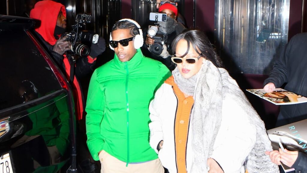 Rihanna Considers Collaborations With Top Hip-Hop Producers