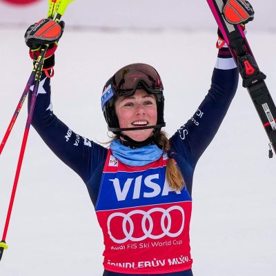 Shiffrin Wins 108th World Cup, Dominates Slalom Before Olympics