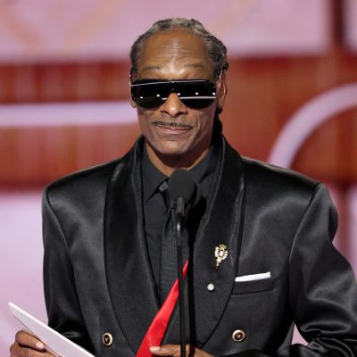Snoop Dogg Jokes About Being High at Golden Globes