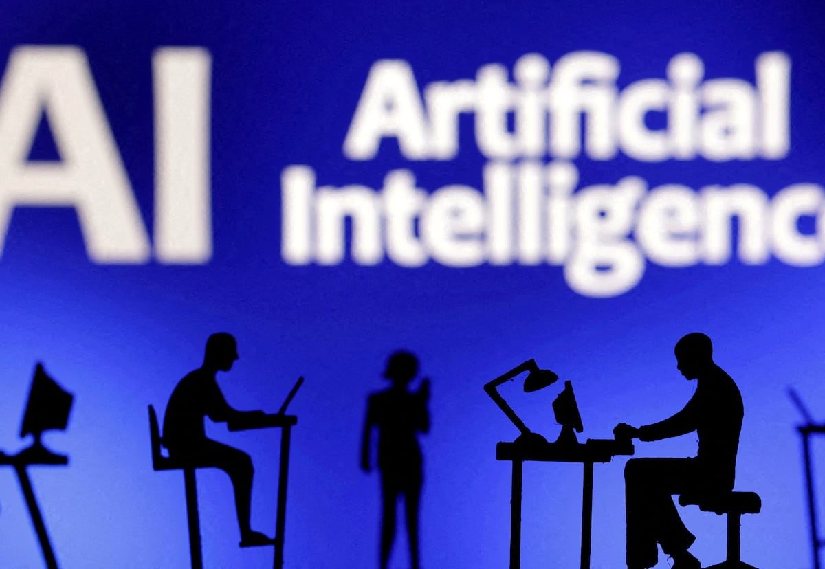AI Expert Warns of Potential Global Risks