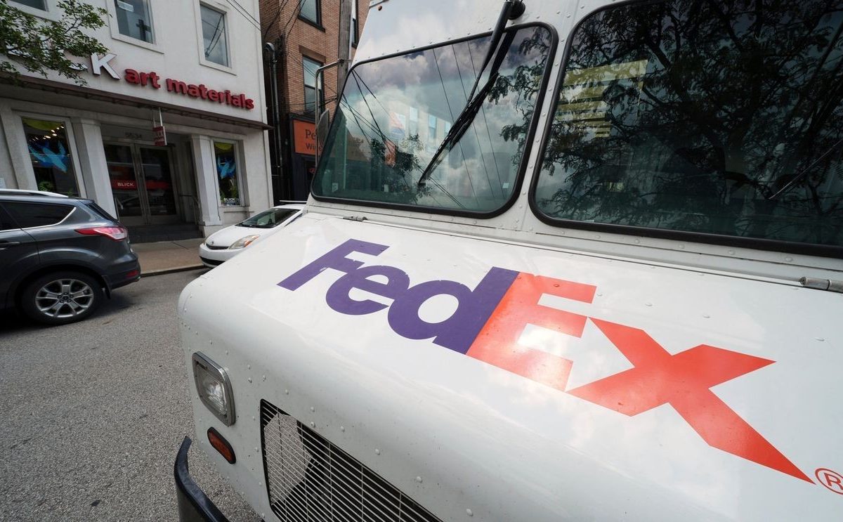 FedEx seeks tariff refunds following Supreme Court ruling