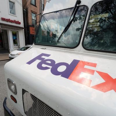 FedEx seeks tariff refunds following Supreme Court ruling