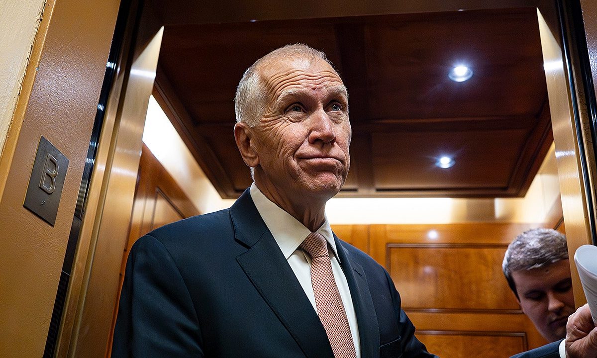 Leavitt criticizes Tillis over blocked Fed nominee amid Powell inquiry