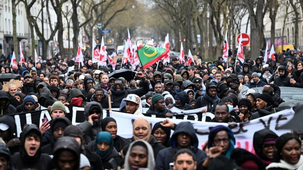Paris Protests Over Death of Worker in Police Custody