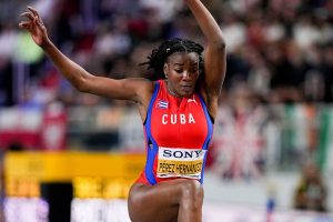 Pérez Hernández Wins World Indoor Triple Jump Title