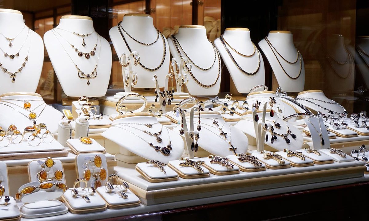 Jewelry Business Closures Decline in First Quarter