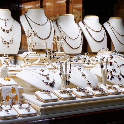 Jewelry Business Closures Decline in First Quarter