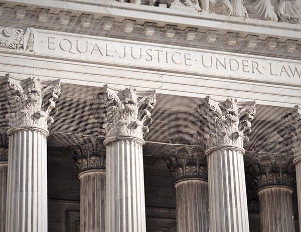 Supreme Court's Public Approval Declines Following Divisive Tariff Ruling