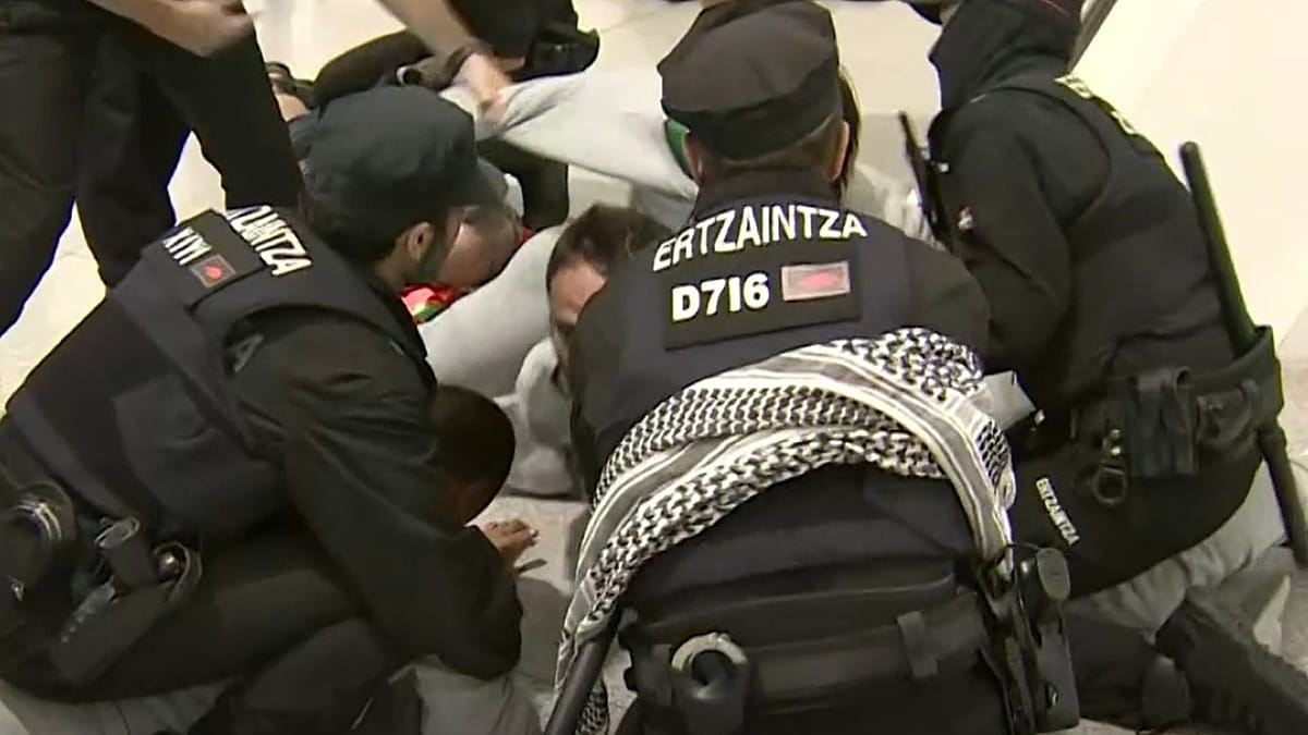 Gaza flotilla activists faced police violence upon return to Spain. Israel: “It’s hypocrisy"