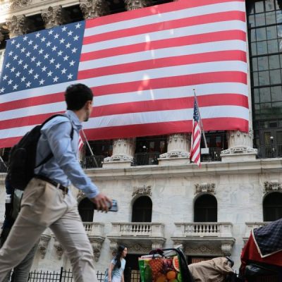 Moody's Mark Zandi: Economy is being powered by top 20%, backed by bullish stock valuations