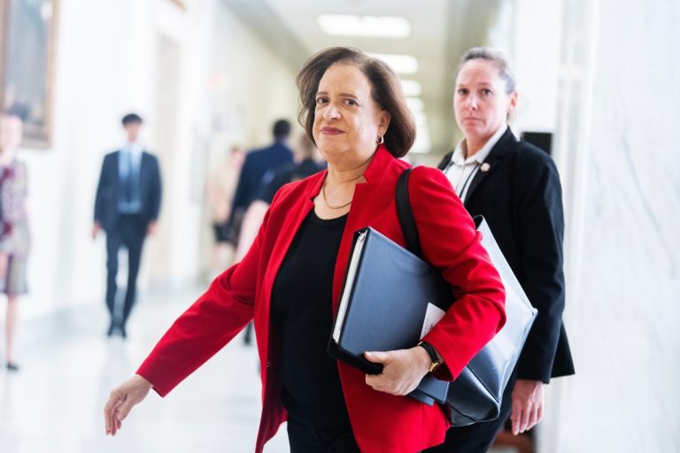  Elena Kagan Reveals How Trump at Supreme Court Hearing Impacted ‘Vibes’