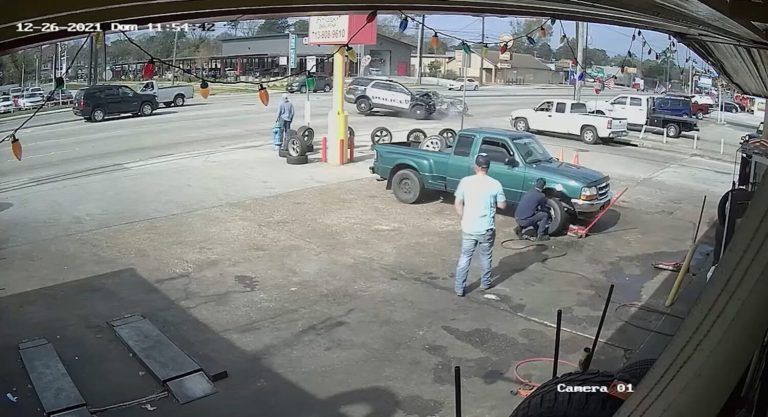  Federal jury awards $13 million to family of man killed in crash with Houston police officer – Houston Public Media