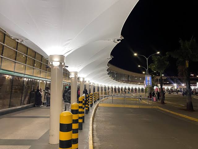 Kenya signs $1.2 billion deal with Chinese firm to expand Nairobi airport