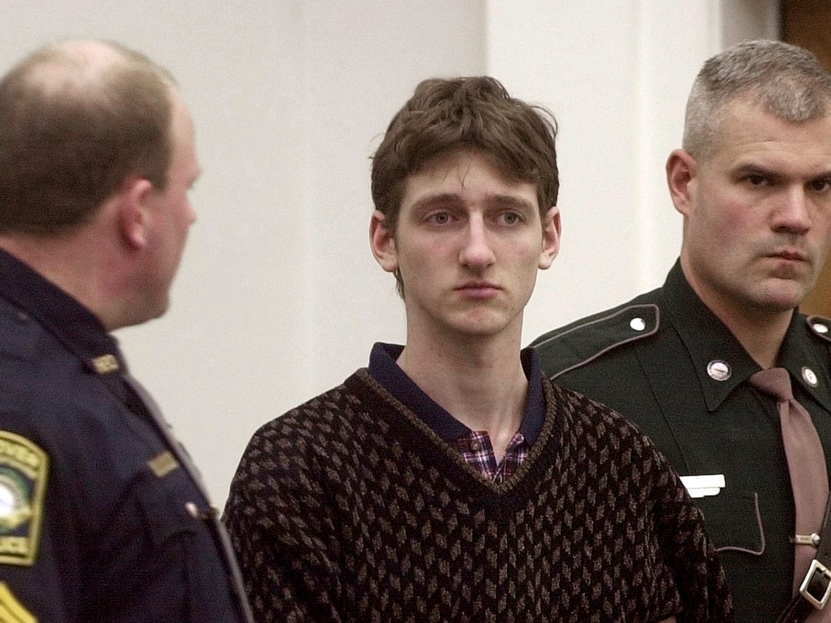  Man who killed Dartmouth professors at 17 seeks reduced prison sentence