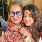 Naomika Saran, Dimple Kapadia's granddaughter, brings effortless elegance in a black saree at ‘The Odyssey’ Mumbai premiere |