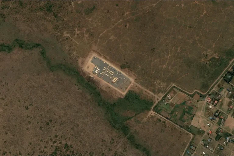US aid workers isolate at Kenya Ebola facility despite court ban