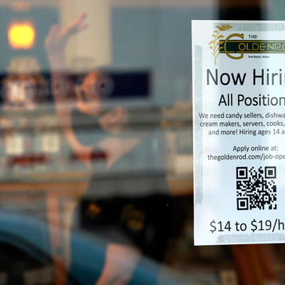 US weekly unemployment claims fall to 208,000, fewest in 10 weeks