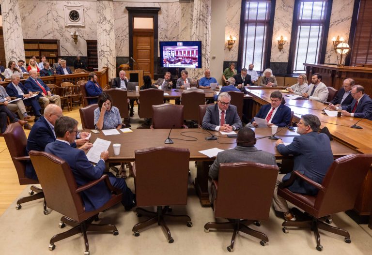  Mississippi begins redistricting process after Supreme Court ruling