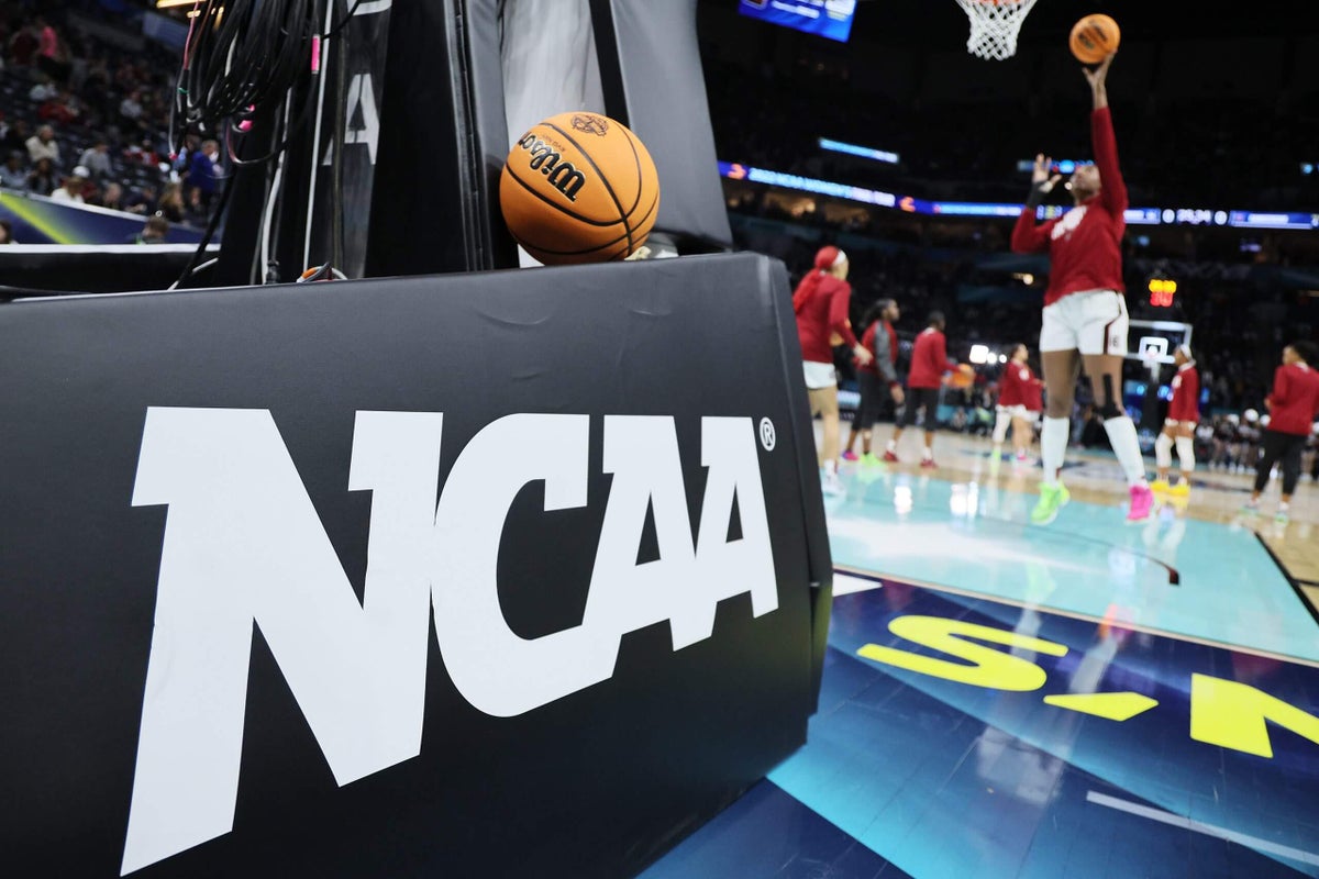 Over 100 women’s college basketball players join push to unionize