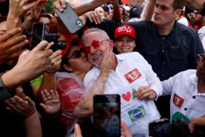  Lula beats Bolsonaro in Brazil runoff, securing fourth presidential term